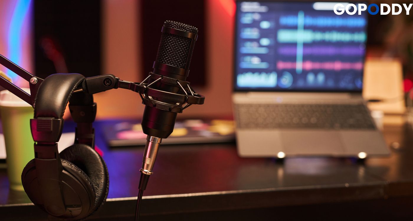 You are currently viewing Besoin d’aide pour lancer mon propre podcast ? Découvrez comment Gopoddy vous accompagne de A à Z